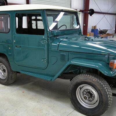 Green LandCruiser